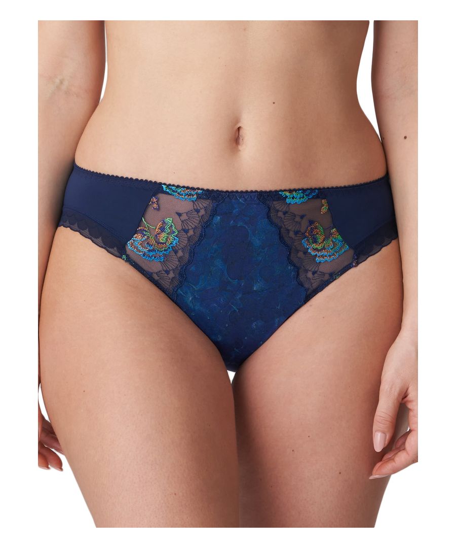 Both seductive and full of life, the Prima Donna Palace Garden range is a luxurious look. These rio briefs have a printed voile with matching embroidery along the front. The back of these knickers are opaue to give you the mid rise feel. Lined gusset ensures all day comfort. Size Guide: S (10), M (12), L (14).