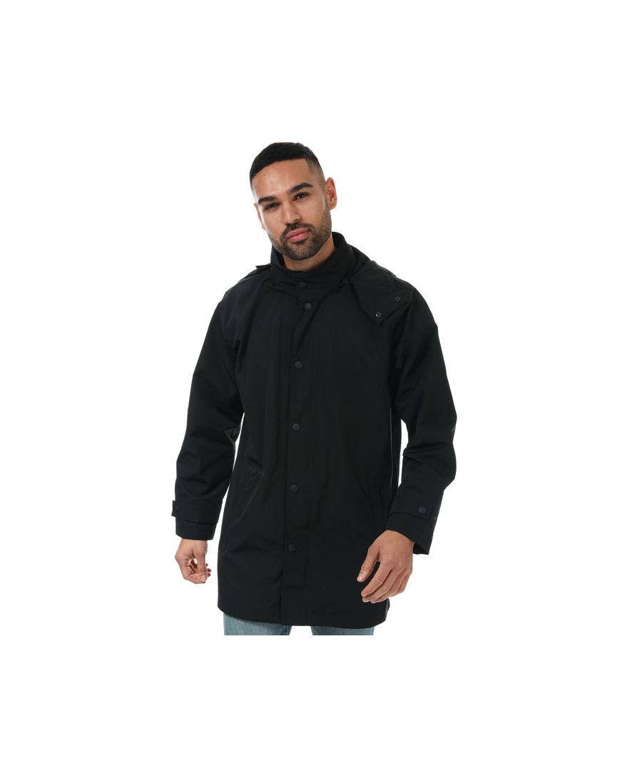 Mens Levis Mission Fishtail Parka Jacket in black.- Detachable hood.- Full zip fastening with press-stud storm flap.- Zip pockets.- Water repellant technology.- 84% Polyester  16% Cotton. Lining: 100% Polyester. - Ref: 284120006