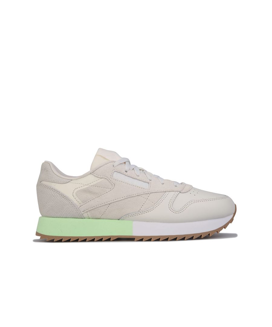 Womens  Reebok Classics Classic Leather Ripple Trainers in chalk.- Leather and nubuck upper.- Lace closure.- Low cut. - Removable sockliner. - Die-cut EVA midsole. - Ripple rubber outsole.- Leather upper  Textile lining  Synthetic sole.- Ref.: FY7258