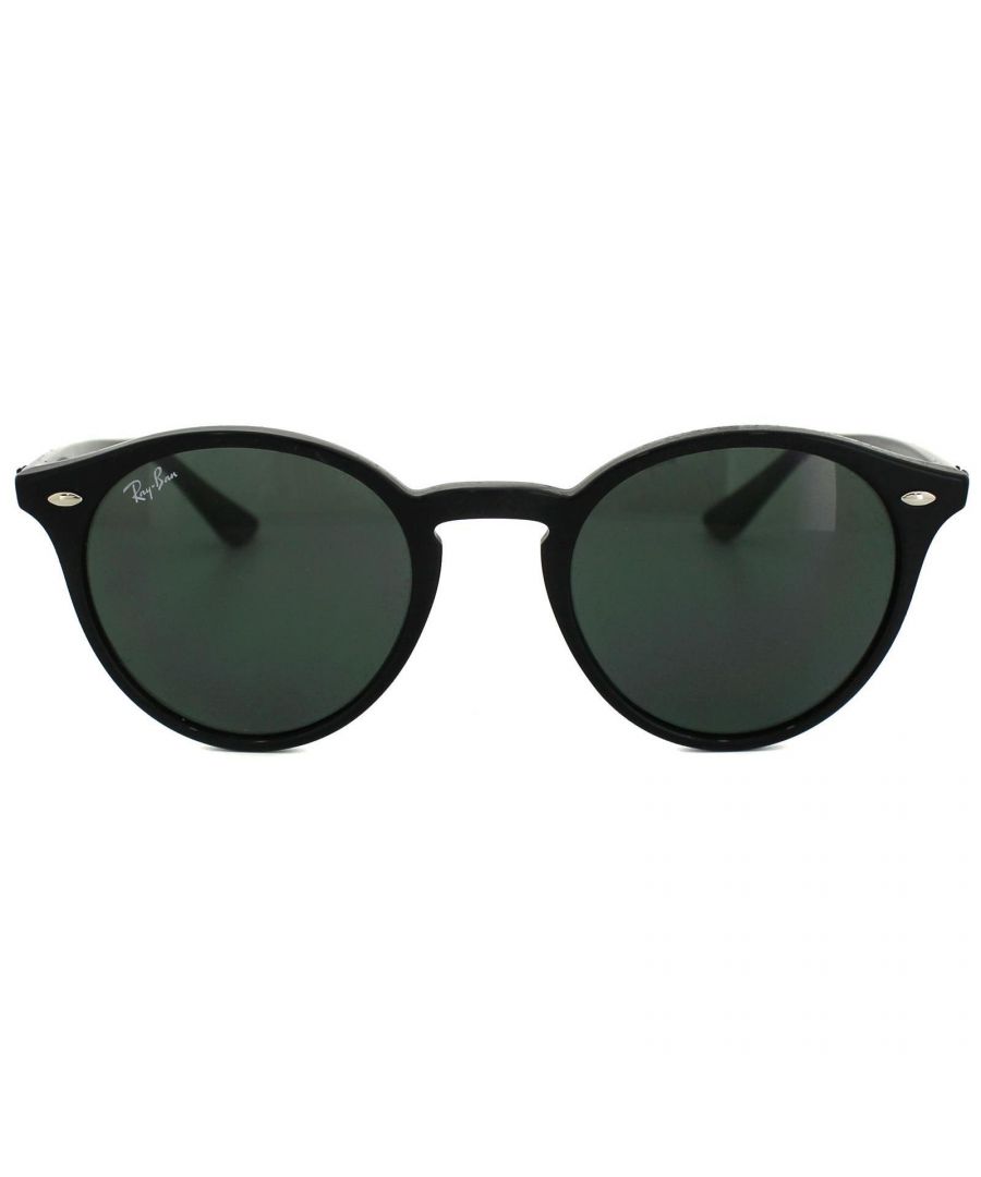 Ray-Ban Sunglasses 2180 601/71 Black Green are an excellent addition to Ray-Ban iconic sunglasses range with this retro round style with the unmistakeable touches from Ray-Ban that make it an instant classic. The hinge pins taken from the wayfarer along with the winged temples and Ray-Ban logo are signature pieces but the keyhole bridge and often matt finishes are new and exciting.