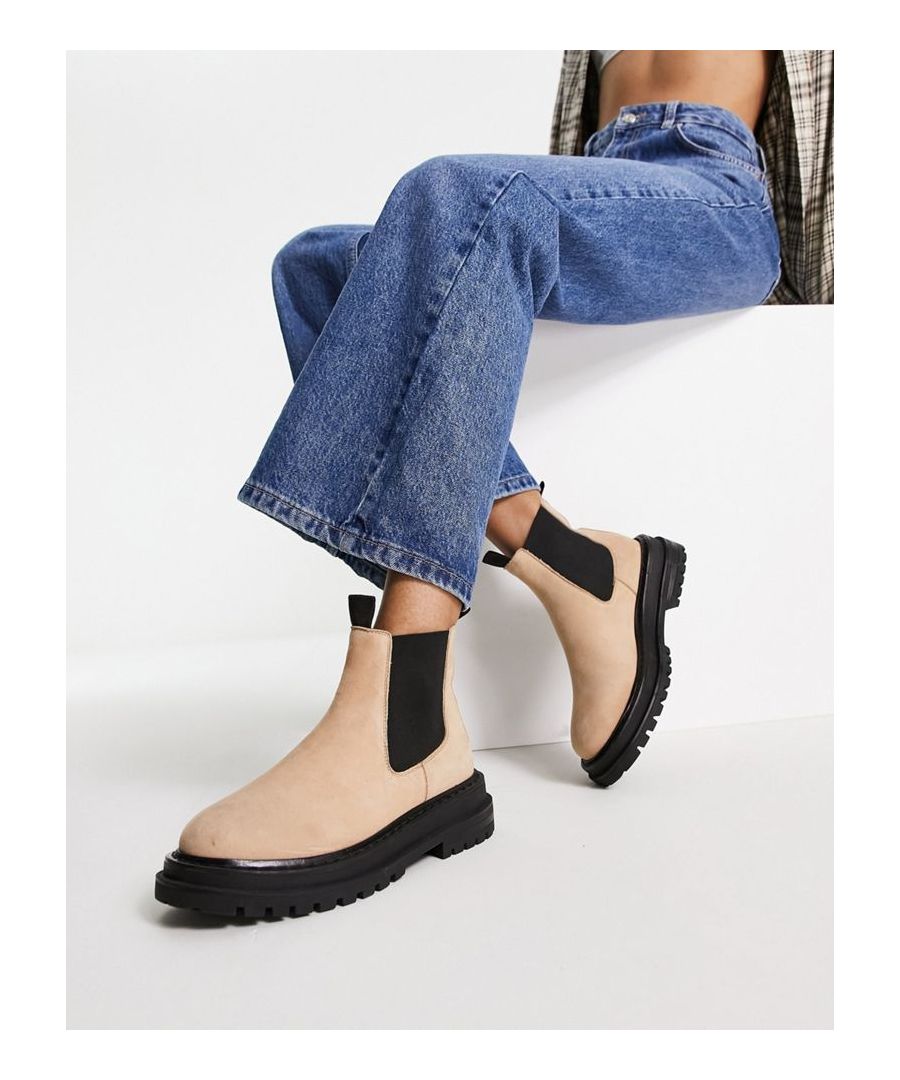Boots by ASOS DESIGN Two reasons to add to bag Pull tabs for easy entry Elasticated inserts Round toe Chunky sole Moulded tread Sold by Asos