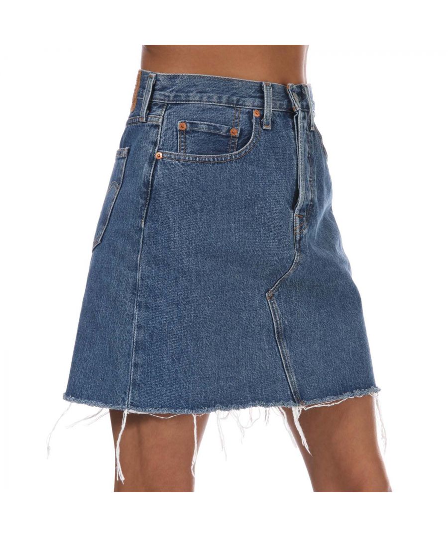 Womens Levis High Rise Deconstructed Denim Skirt in denim.- Classic 5 pocket styling.- Button fastening.- Flattering high rise with a versatile length.- Branded waist patch  buttons and rivets.- Belt loops.- Edgy frayed hem.- Main material: 100% Cotton. - Ref: 778820009