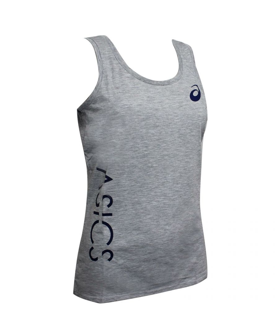 The TANK features a knit fabric that provides moisture management and wicking properties to keep you cool and comfortable while working out. Additionally, this top implements flatlock seams to reduce chafing.
