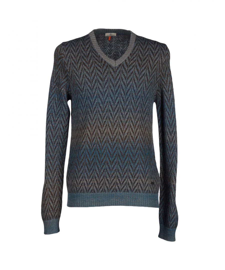 knitted, medium-weight knitted, herringbone, v-neckline, long sleeves, no pockets, logo