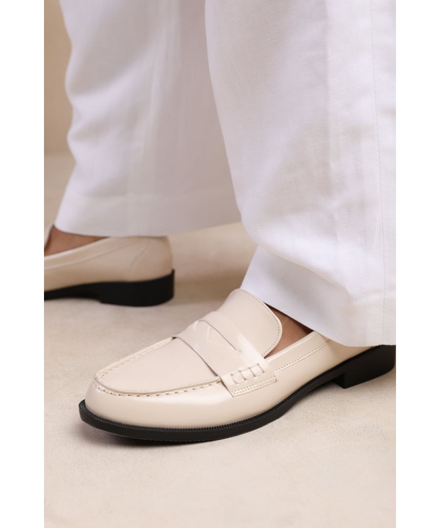 Wheres That From Wheres Womens Houston Wide Fit Slip On Loafer - Cream - Size 5 Wide Fit (UK Shoe) - Secret Sales