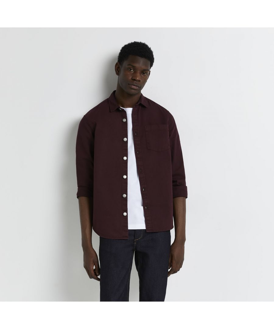 > Brand: River Island> Department: Men> Colour: Red> Type: Button-Up> Size Type: Regular> Material Composition: 100% Cotton> Material: Cotton> Fit: Classic> Pattern: No Pattern> Occasion: Casual> Season: SS22> Sleeve Length: Long Sleeve> Neckline: Collared> Closure: Button> Collar Style: Cutaway
