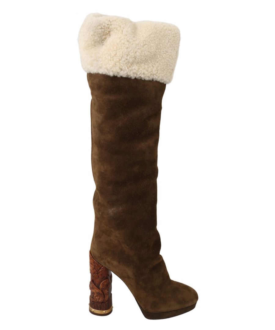DOLCE & GABBANA Schitterend gloednieuw met labels, 100% Authentieke Dolce &; Gabbana Schoenen. Model: Kniehoge laarzen Kleur: Bruin en wit Materiaal: Suède en omgekeerd lam Zool: Leer Logo details Zeer hoge kwaliteit en comfort Made in Italy