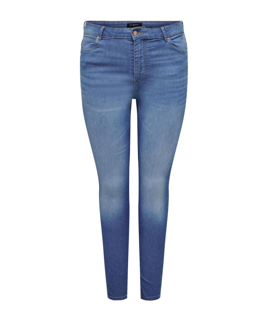 Deze skinny fit jeans voor dames van ONLY CARMAKOMA is gemaakt van stretchdenim. Het 5-pocket model heeft een hoge taille en heeft een rits- en knoopsluiting.details van deze jeans:•  stijlnaam: CARFLAKE •  5-pocket
