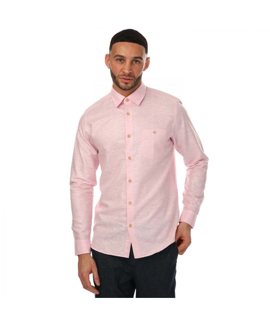 Mens Ted Baker Sauss Linen Shirt in pink.- Button-down collar.- Long sleeves.- Front button closure.- Chest pocket.- Ted Baker branding.- Regular fit.- 55% Linen  45% Cotton.- Ref: 252500PINK