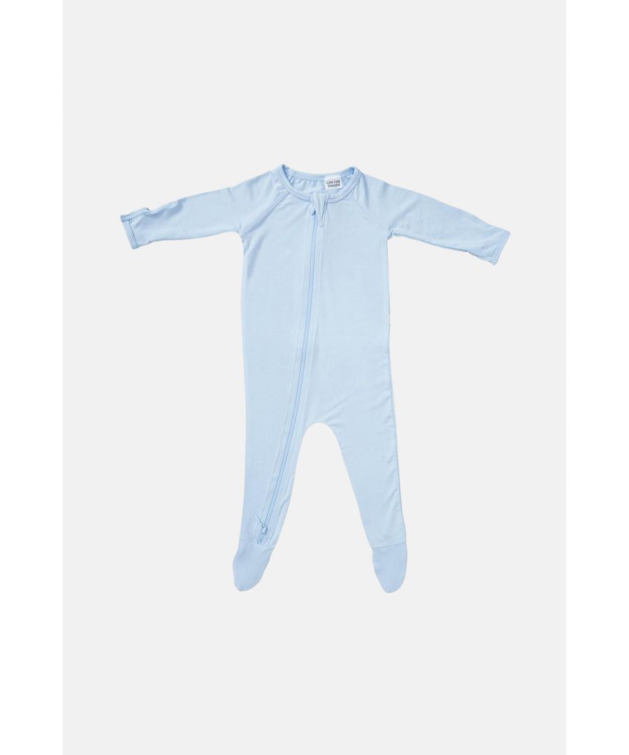 Babygrow - Comfy, Cozy Babies Are Happy Babies. Ideal From Babys First Days, To Active Crawlers To Cruising Toddlers, The Boody Babygrow Is Perfect Through The Years. Gently Covering Baby With Built-In Feet, For Warmth And Protection, Fold Over Mittens To Prevent Self-Scratches From Tiny Nails, And With A Flexible Two-Way Zip Making For Quick Changes, This Babygrow Is Luxury Comfort For Your Little One.