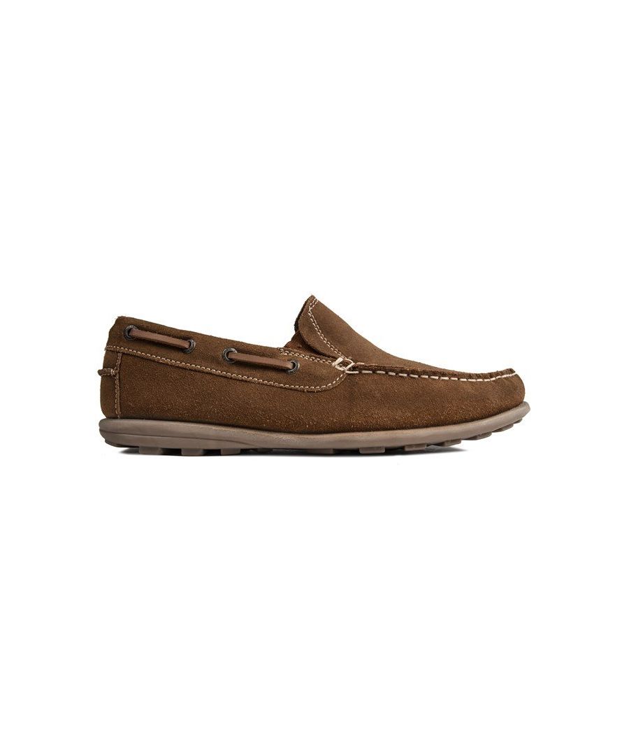 Mens tan Chatham Marine sennen shoes, manufactured with nubuck and a rubber sole. Featuring: leather lining and sock, anti-shock non marking sole, textured outsole for added grip and cushioned eva foot bed.