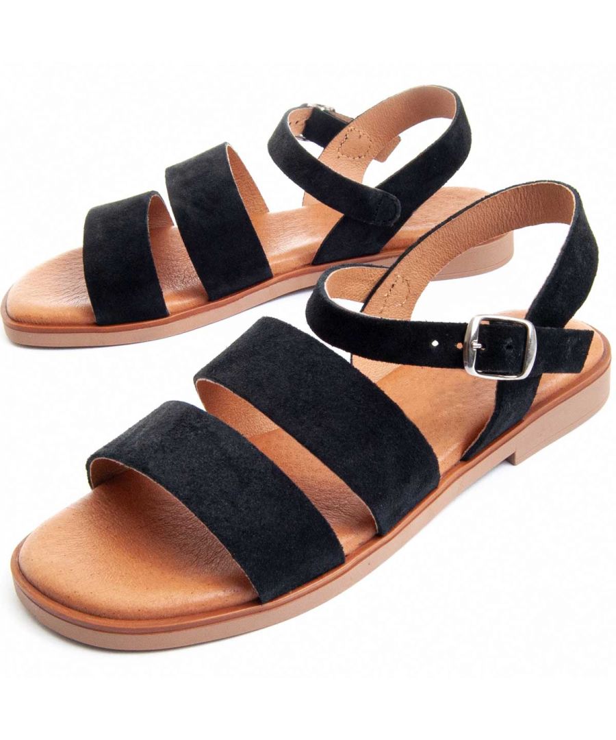 Mevrouw Sandal. 100% huid. Ontdekt. Comfortabel en flexibel als laatste. Microlining -sjabloon. Polyurethaan vloer. Comfortabel en licht. Gemaakt in Spanje.