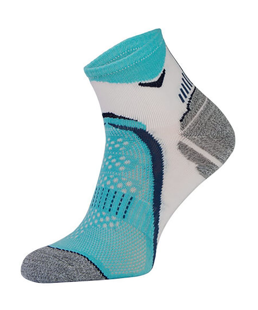 Comodo 1 Pack Arch Support Running SocksComodo have been providing high-quality socks for men and women since 1996. They sell a range of socks for hiking, cycling, hunting, skiing, and other outdoor events.These arch support socks helps to stabilise the foot and absorb impact, making them ideal for running or jogging. They are knitted from drytex yarn and have silver antibacterial properties to promote hygiene and foot health and keep feet cool and comfortable.These socks offer cushioning, durability, and freedom of movement. These socks are suitable for both, men and women, in sizes 3-11 UK. They are machine washable at 30. These socks are made from Polyester (DRYTEX) 50%, Polycolon 20%, Polypropylene SILTEX AG+ 25%, Elastane 5% Extra Product Details  - Sizes 3-11 UK - 1 Pair - Running socks - Moisture Wicking - Machine Washable - Arch Support Socks - Unisex
