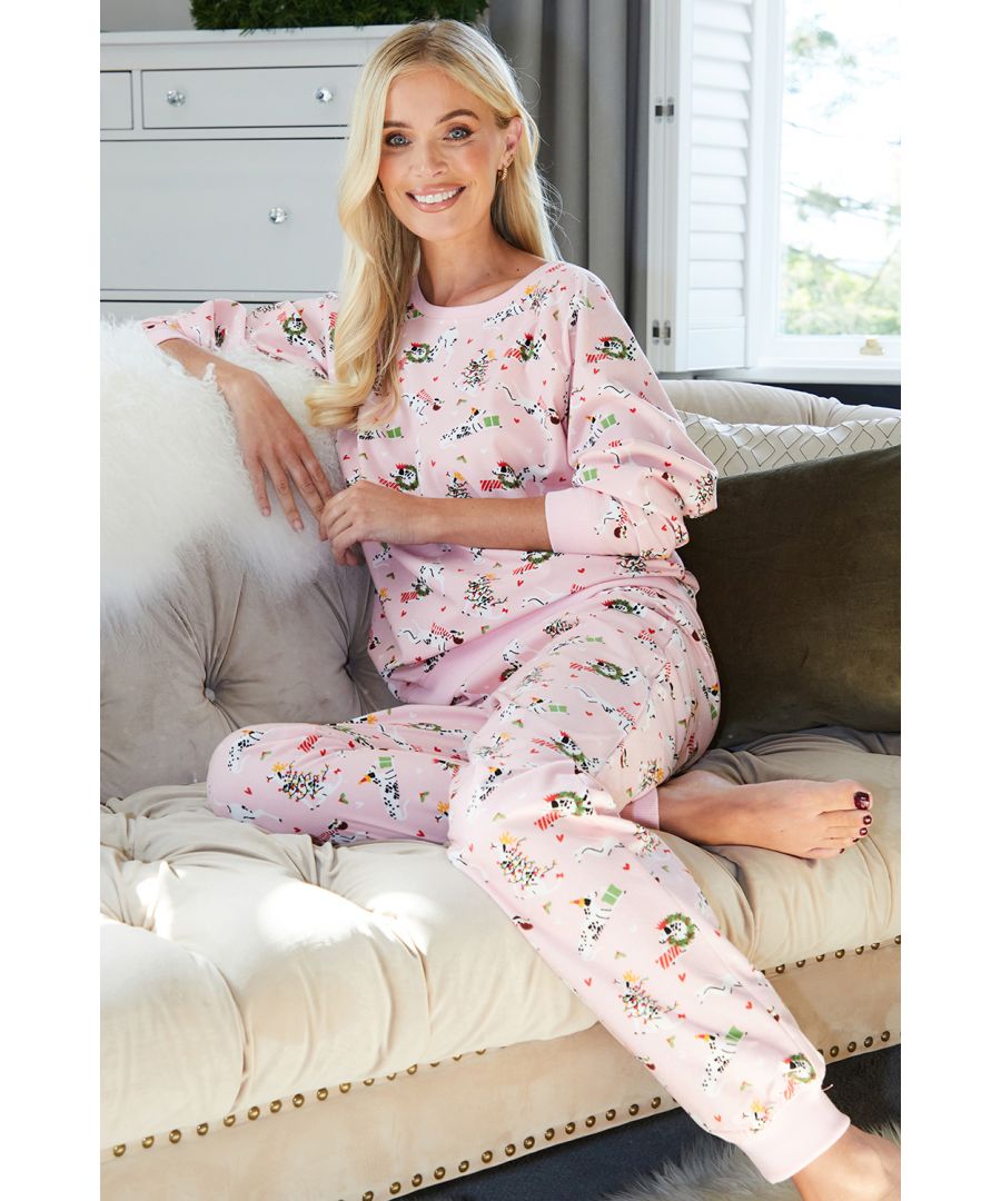 This cosy Christmas loungewear set from Threadbare features a long sleeve sweatshirt style top and long cuffed bottoms. The top has a novelty all-over print, and the tapered bottoms feature a matching print and elasticated waistband with contrasting drawcord. Perfect this festive season for lounging at home or bedtime. Other prints are available.