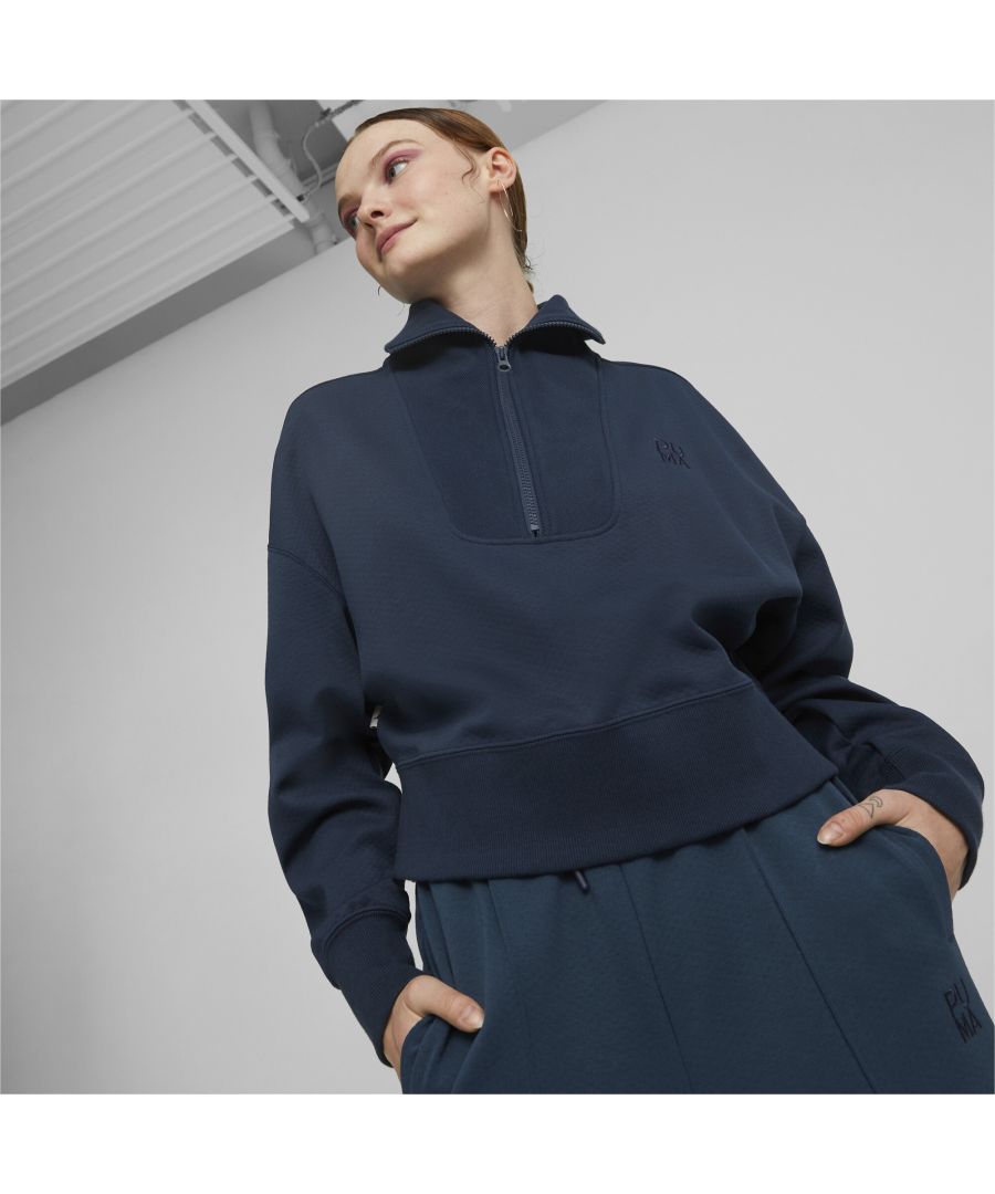 PRODUCT STORY Our Infuse Half-Zip Sweatshirt is all about clean lines and an unfussy look so you can focus on getting active. Featuring a stand-up collar, metal zipper puller with extension, and oversized fit, this sweatshirt will quickly become a go-to in your wardrobe. DETAILS : Oversized fit Stand-up ribbed collar Half-zip closure Embroidered PUMA Logo on the left chest