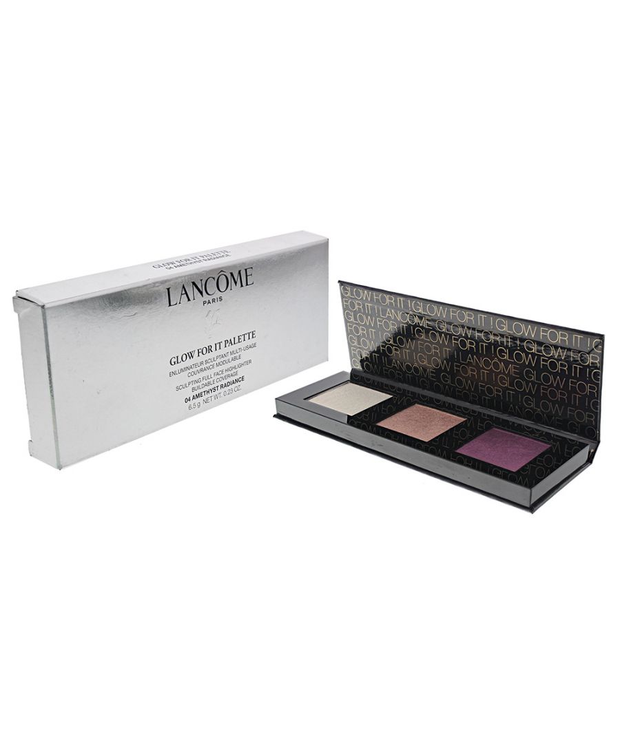 Lancome Glow For It highlighting palette is a trio of luminous sculpting powders, formulated to blend easily onto the skin and brighten natural features whilst leaving a subtle glow.