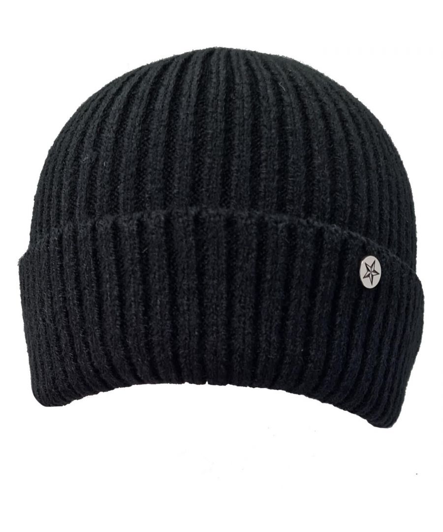 The No Fear Dock beanie is an update on a classic Fisherman beanie. Its understated style is enhanced by the metal badge attached to the cuff and the rib construction ensures its comfortable and a perfect fit. 100% Acrylic.