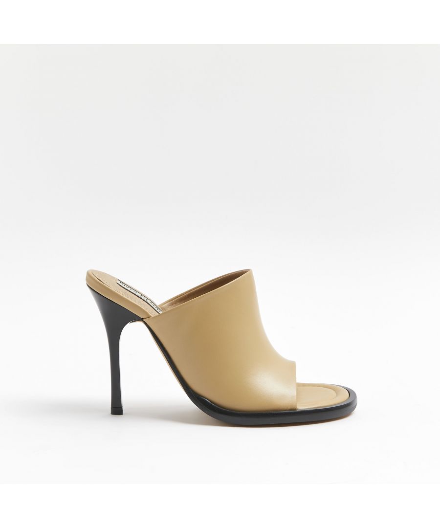 > Brand: River Island> Department: Women> Colour: Beige> Type: Sandal> Style: Mule> Material Composition: Upper: Leather, Sole: PU> Upper Material: Leather> Pattern: No Pattern> Shoe Width: Standard> Closure: Slip On> Toe Shape: Open Toe> Heel Style: Stiletto> Heel Height: Very High (Over 10 cm)> Season: SS22