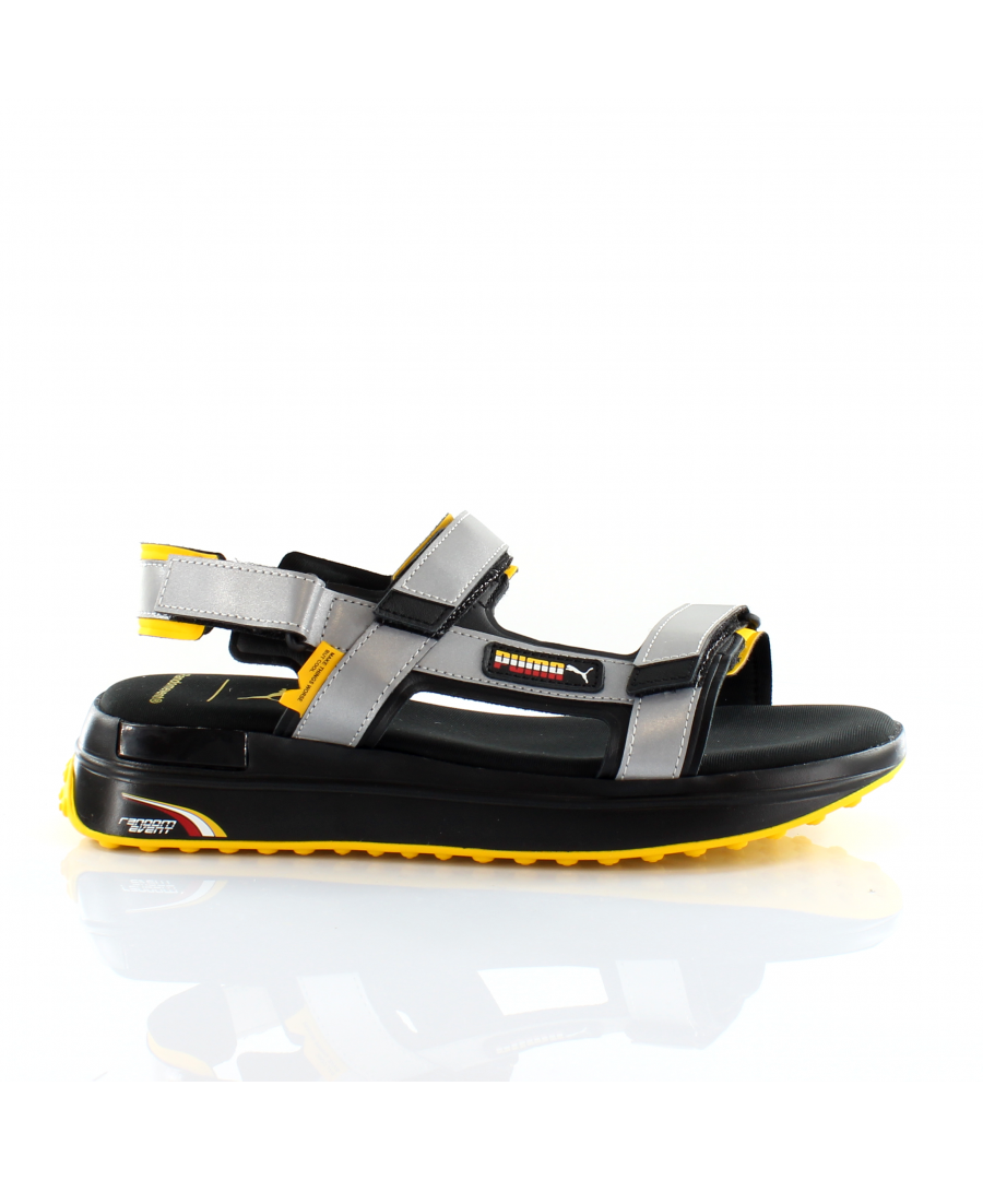 Never let the season make you sacrifice style or performance in our Future Rider Sandal, a fully adjustable, cushioned take on a rugged all-terrain sandal. The Future Rider’s state-of-the art sole gives you omnidirectional grip, while its high-tech strap system allows you to customise your fit, for a feel you’ll love.