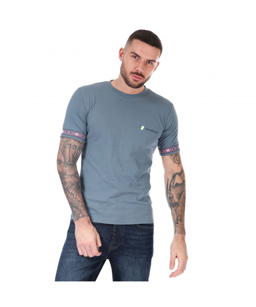 Mens Berghaus Original Tramantana T- Shirt in dark blue.- Ribbed stretch collar.- Short sleeves.- Logo print to chest.- Colour multi coloured on sleeve ribbon.- Logo on the front.- Regular fit.- Body: 100% Cotton. Trim: 90% Cotton  10% Elastane.- Ref: 4A001277B36