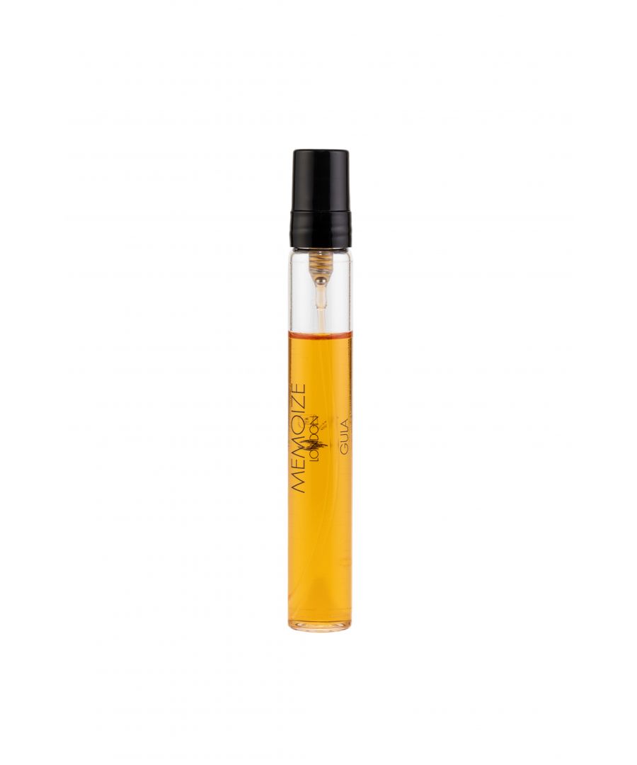 A complex fragrance combining sandalwood, vetiver, vanilla and black musk, Interlaced with spices, jasmin and aromatic herbs. Sweet orange, galbanum and lavender form the top notes of this scent.
