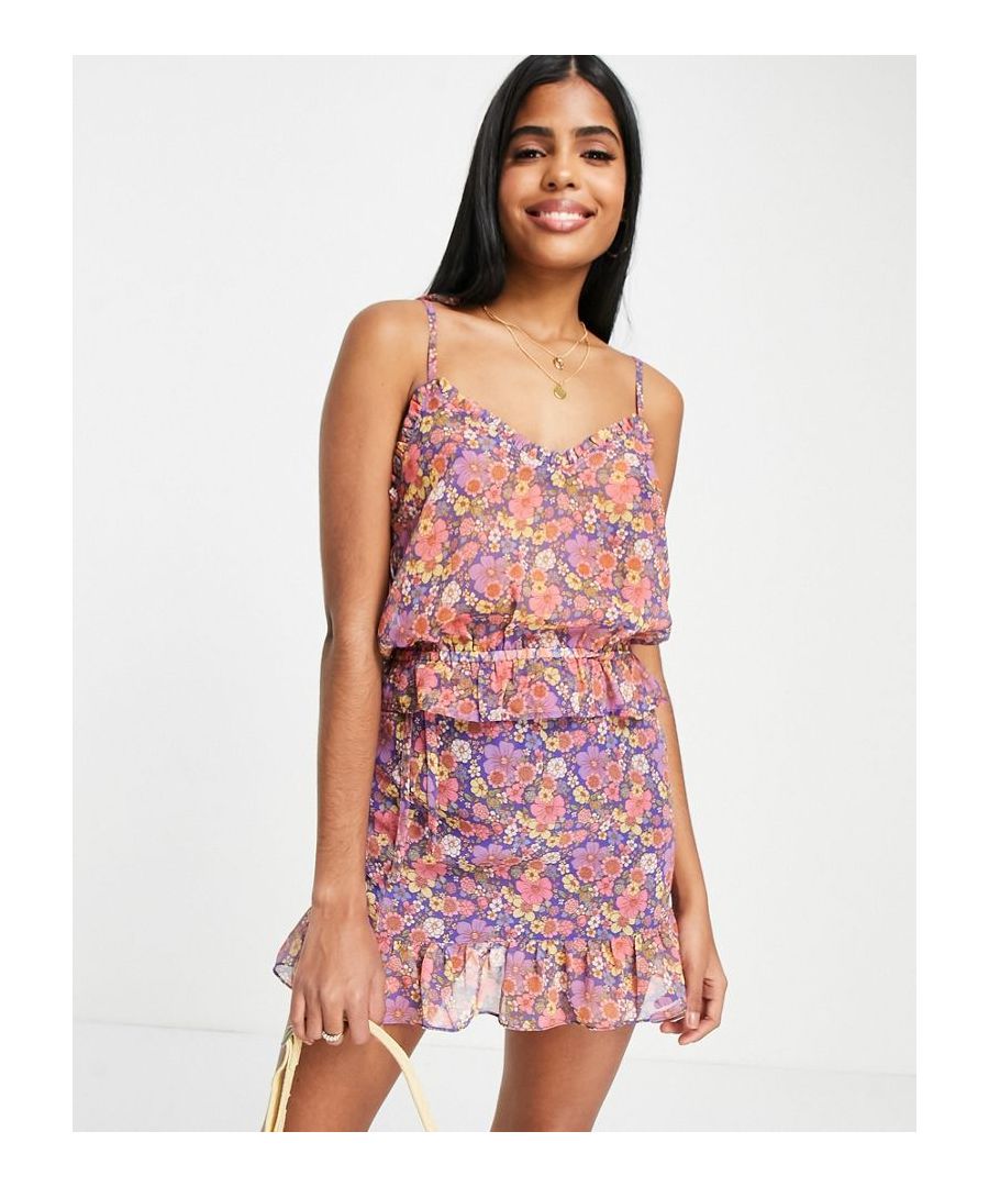 Top by Topshop Part of a co-ord set Skirt sold separately Printed design V-neck Tie straps Regular fit Sold By: Asos