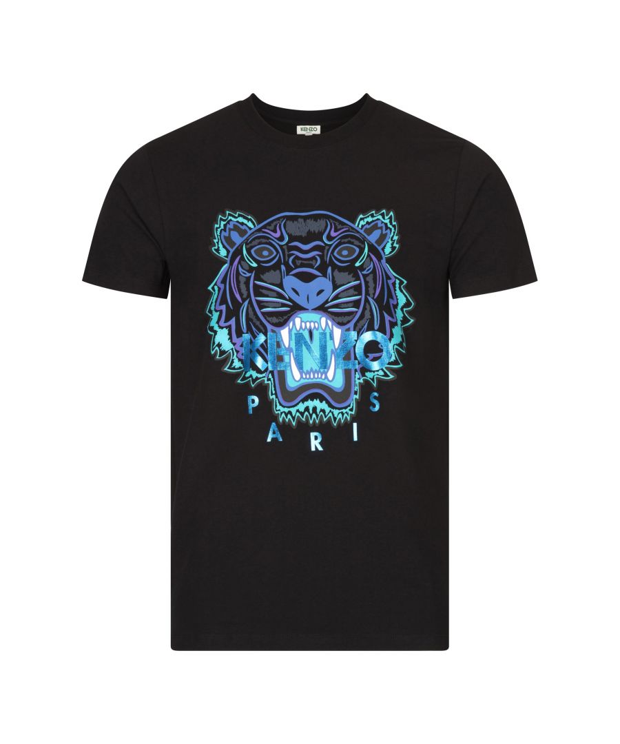 With its classic lines, iconic KENZO Tiger print and plain back, this piece a must-have for any masculine wardrobe. Organic cotton classic T-shirt. Short-sleeved T-shirt. Round neck. 3D print Tiger on front.