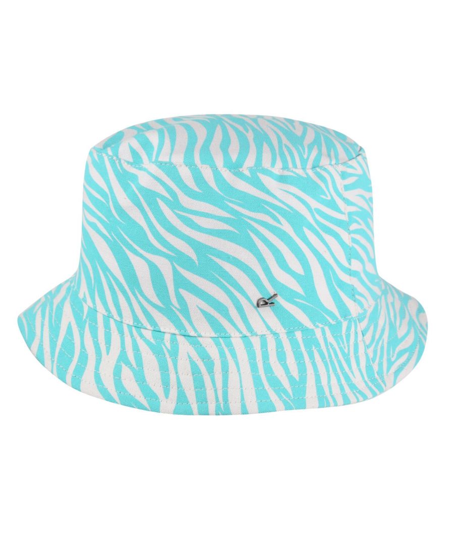 100% Cotton. Made from naturally breathable COOLWEAVE Cotton with a wide brim for extra sun protection.