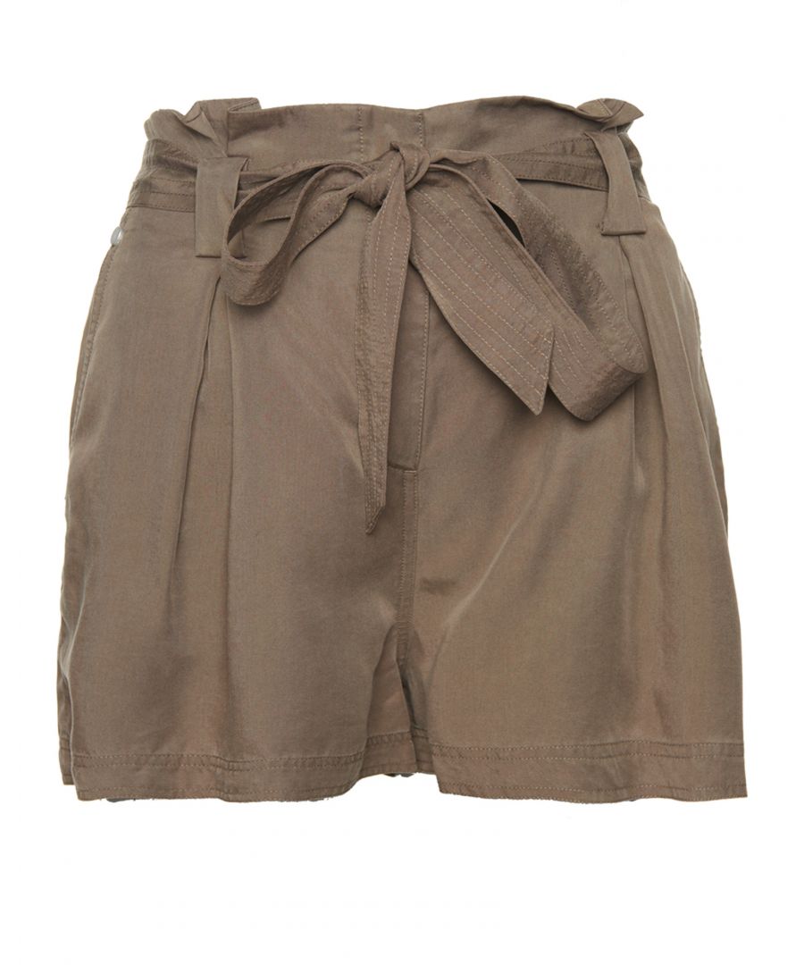 Superdry women's Desert Paperbag shorts. A great piece for layering this season. These soft, lightweight shorts feature an adjustable tie waist, classic four pocket design with zip and button fastening. Completed with Superdry inscribed button detailing around the pockets and Superdry badge near the hem.