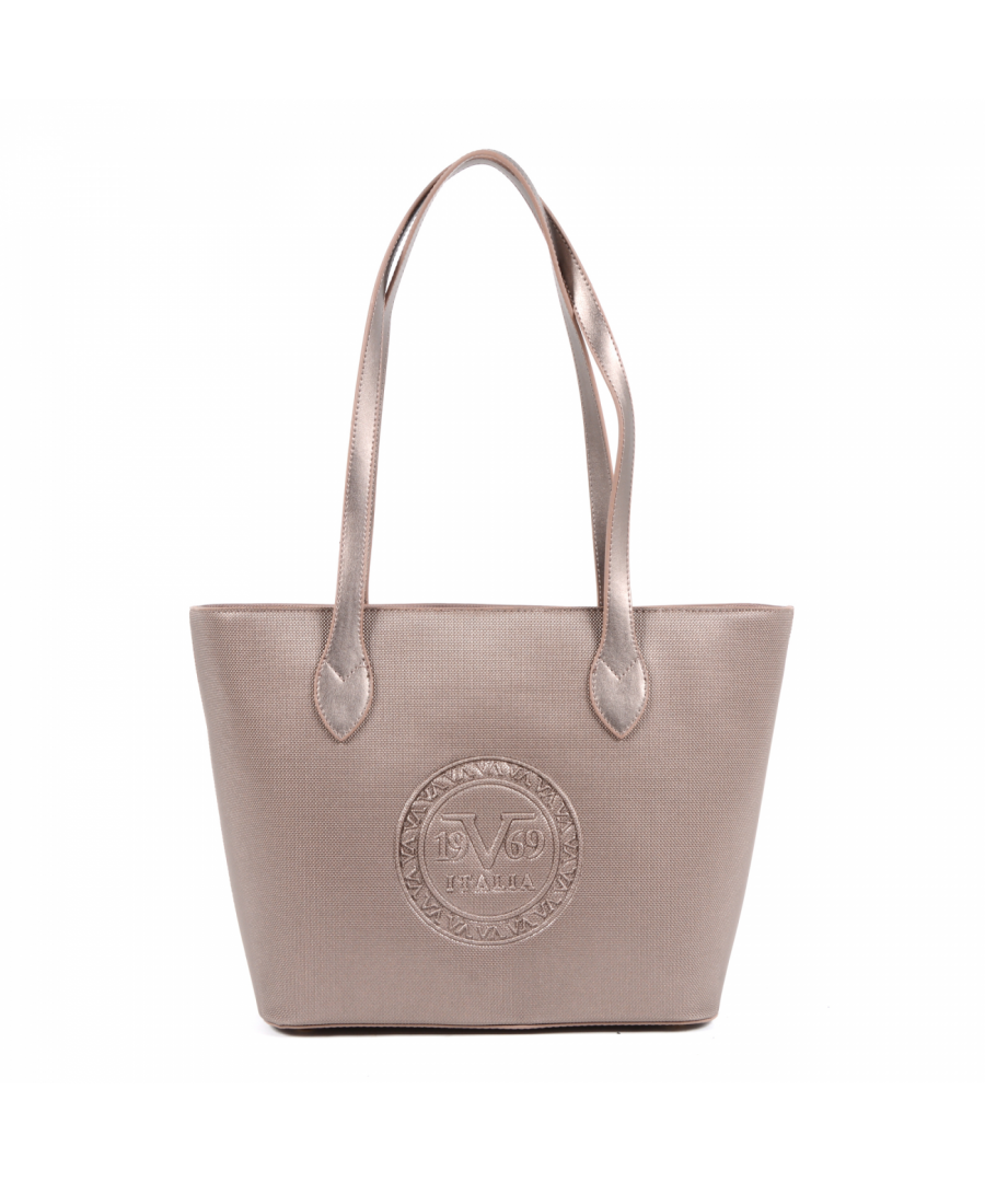 By Versace 19.69 Abbigliamento Sportivo Srl Milano Italia - Details: 3301 PLATIN - Color: Gold - Composition: 100% SYNTHETIC LEATHER - Made: TURKEY - Measures (Width-Height-Depth): 40x25x15 cm - Front Logo - Two Handles - Logo Inside - Two Inside Pocket