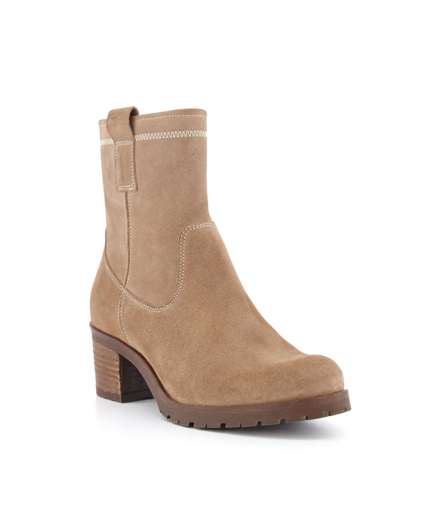 With a subtle Western influence creeping into fashion this season update your look with our suede boots. With a classic curved toe and a stacked block heel this versatile style will fit effortlessly into your wardrobe.