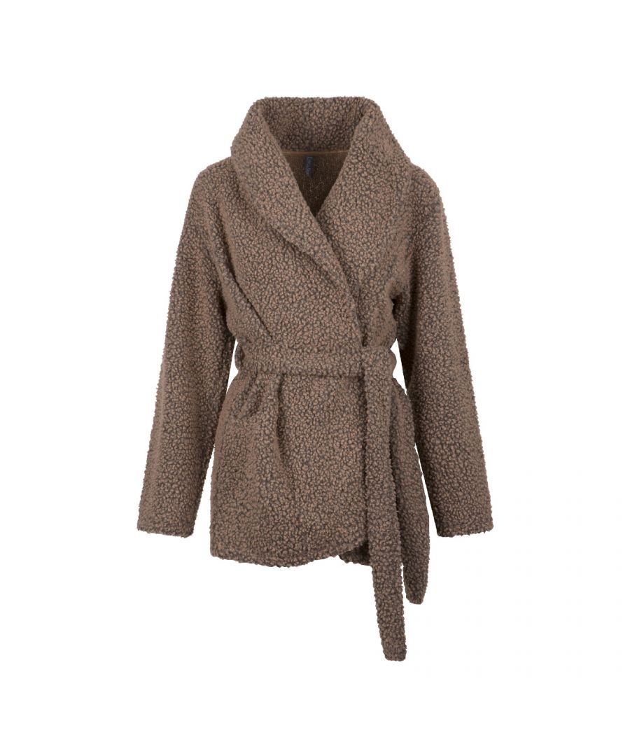 Brown Marl… Fluffy weather! Een heerlijk warm fluffy vest om de winter lekker mee door te komen. Het vest heeft een wikkelsluiting rond de middel waardoor je deze ook dicht kan dragen.
