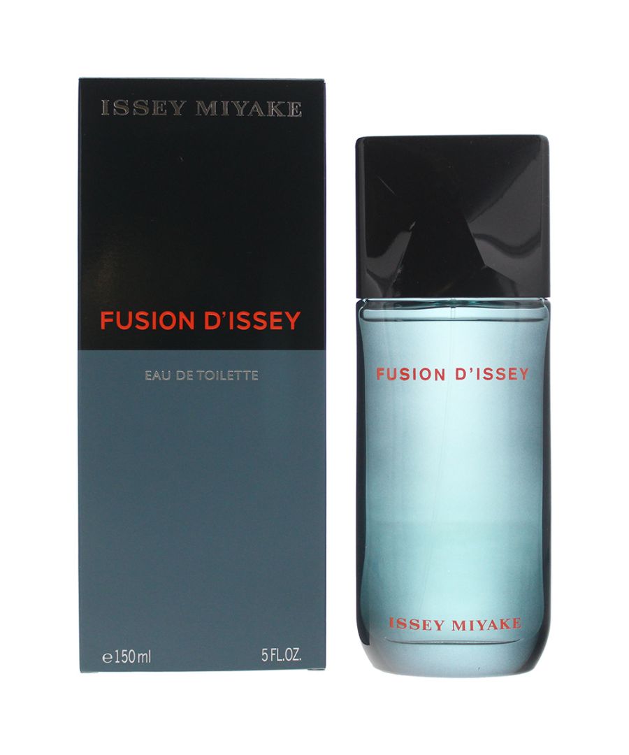 Created by master perfumer Nathalie Lorson and launched in 2020 by Issey Myake, Fusion D'issey is a masculine Fragrance, which could be described as being an Aromatic Fougere. The fragrance has top notes of Coconut Milk, Fig Nectar and Lemon with a body consisting of Cardamom, Geranium, Rosemary and Sandalwood. At the base of Fusion D'issey are notes of Ambroxan, Patchouli and Woody notes.