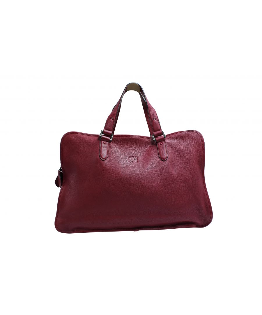 VINTAGE, RRP AS NEW\nThis bag from Loewe is designed to conveniently assist you on your travels. Crafted from leather, it features a top handle, a removable shoulder strap, and a stunning red shade. The bag features multiple zippers which all open to reveal a spacious interiors. This creation is truly a worthy buy.\n\nLoewe Luggage Bag with Strap in Red Leather\nCondition: excellent, with dust bag\nSign of wear: very light scuffs at bottom\nSKU: 120419   \nSize: one size\nMaterial: leather