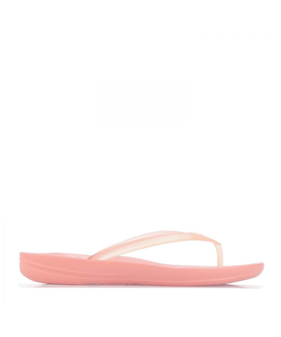 Womens Fit Flop iQushion Transparent Flip Flops in coral.- Synthetic upper.- Slip on closure.- Impact pillows front and back.- Anatomically shaped footbed  with built-in arch contour.- Made of ultra-light  flexible air-foam cushioning.- EVA outsole.- Ref.: ER1961
