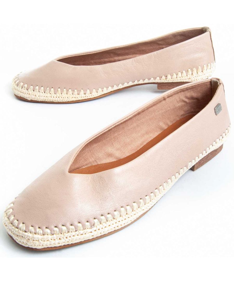 Sandaal met hiel voor vrouwen. Gemaakt van natuurlijk leer. Gevoerde sjabloon. Niet -Slip Sole. Comfortabele sok. Fris en licht. Trend. Purapiel garantie, 10 jaar garantie. Capsulecollectie in samenwerking met het merk.