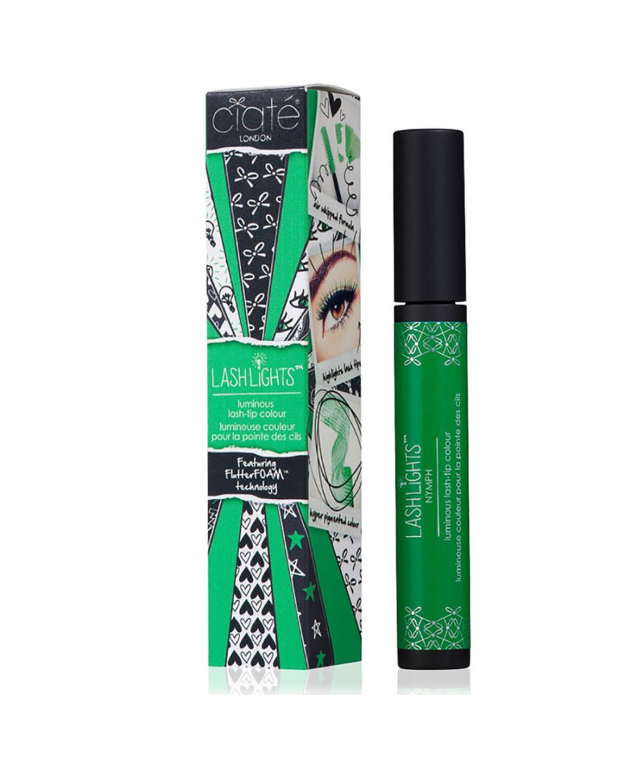 Ciate Lashlights provides the volume and density of a classic mascara. This is an amazing mascara that delivers lash plumping crumblefree colour with a feather light finish and adds a burst of colour to your lashes.