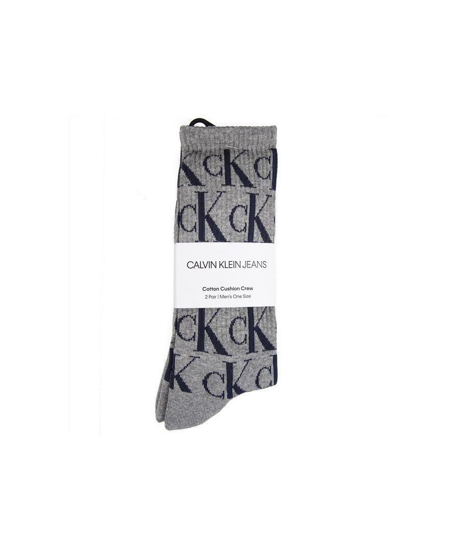 Calvin Klein meerkleurige katoenen sokken voor heren zijn een comfortabele optie voor elke dag in een praktische tweelingverpakking. Ze zijn gemaakt van katoen en voorzien van geweven Calvin Klein-branding, een dempende ronde top en effen of logo-opties. Deze Calvin Klein-sokken combineren mannelijk design met klassieke aantrekkingskracht.
