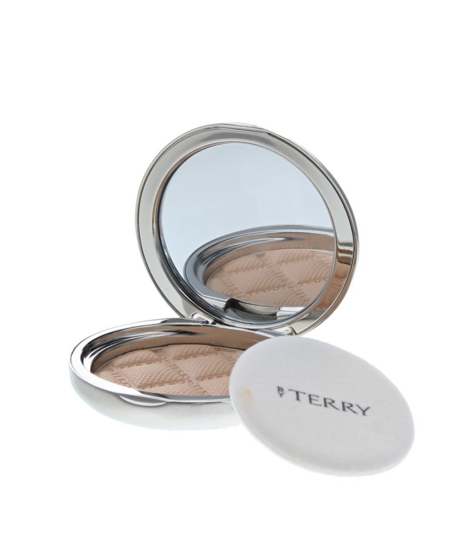 This luxurious silky powder sets like a second skin, giving you a flawless sheer matte finish. A precision face puff guarantees tip-top application and touch-ups. Comes in a beautiful silver compact crafted from aluminium
