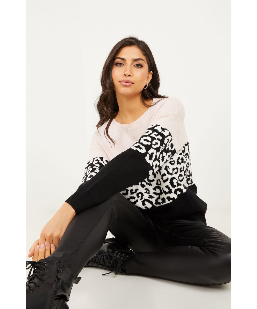 - Knitted jumper   - Round neck   - Long sleeve  - Leopard print detail   - Length: 60cm Approx  - Model Height: 5' 9