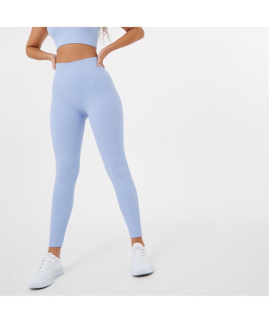 These USA PRO high waisted leggings are the ultimate seamless style you need for any sports. Designed in a ribbed fabric, these are great for looking and also feeling your very best. Crafted with Pro-dry technology to ensure that sweat wicks away from skin and drying quickly and comfortably. > Seamless > Pro-dry > Ribbed fabric > Classic fit > High rise > 67% nylon, 23% polyester, 10% elastane > Machine washable