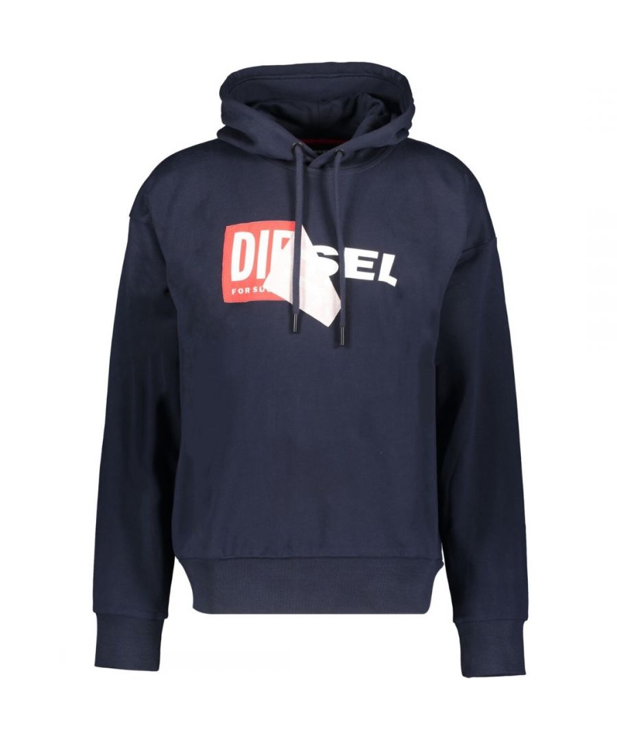 Diesel S-Alby donkerblauwe hoodie met loslatend logo. Diesel donkerblauwe hoodie. 100% katoen. Normale slanke pasvorm, past volgens de maat. Ribboorden en taille. Stijl: S-Alby 81E sweatshirt