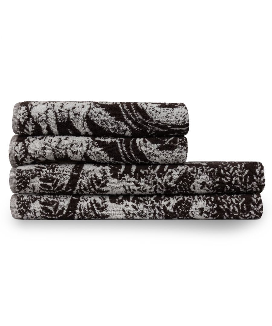 Invite nature into your home with the 100% Turkish cotton Winter Woods 4-piece towel bale. Featuring a stunning woodblock inspired print with plenty of woodland animals and trees. The elegant and graceful highland stag is complimented by hares, foxes, and owls in a gorgeous colour palette, this design will add a focal point to your bathroom. This product is certified by OEKO-TEX® showing it has been sustainably made.