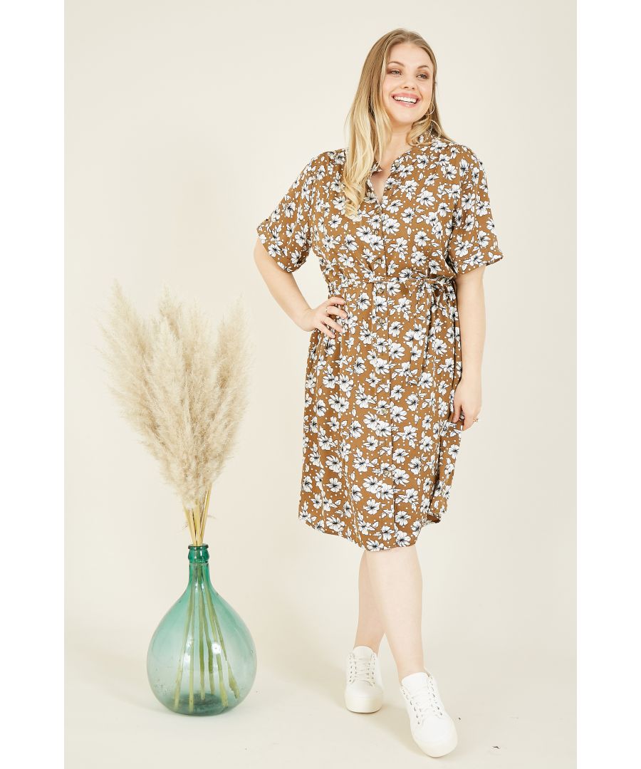 Crafted from lightweight fabric with a silky-soft feel, our Yumi Floral Shirt Dress is designed with a classic button-up shape that sits above the knee. Around the waist, a tie enhances your figure, while the bold floral print makes it an excellent choice for the new season. And as for the pockets - they're a bonus. Effortlessly stylish yet resoundingly practical, this dress ticks all the boxes.  100% Polyester Machine Wash at 30