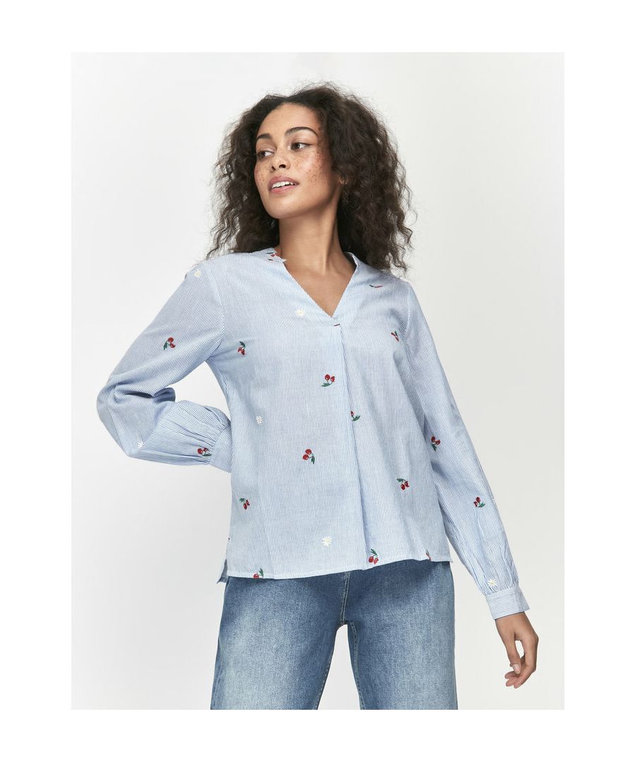 Get spring/summer ready with this statement Khost shirt! Featuring an open v neckline, long cuffed sleeves and an all over cherry design, dress with a pair of tailored shorts or mom jeans for the perfect day to night look!