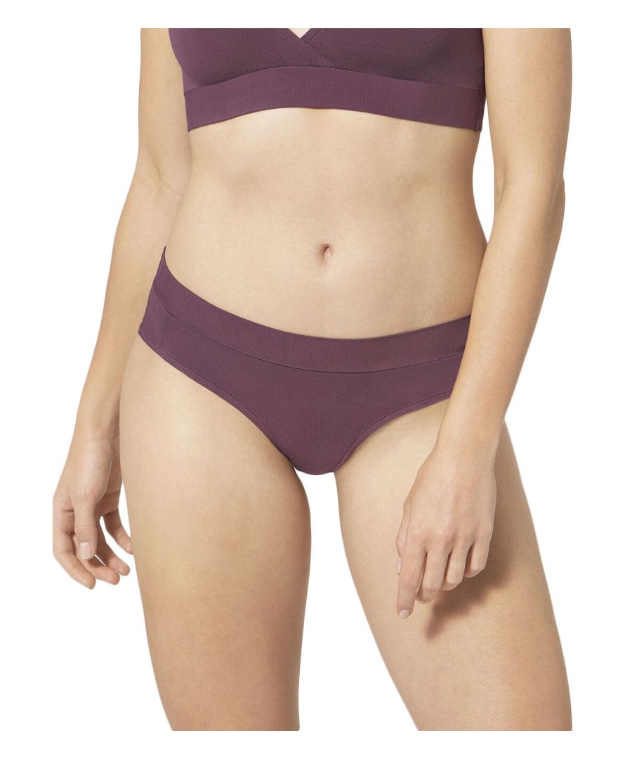 Sloggi Go Allround is one size fits all. The Hipster is made to adapt to fit your figure perfectly.