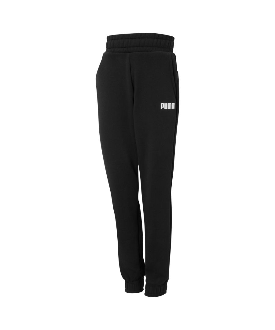 Nothing says comfy like sweatpants – so get your cosy on in these bottoms from our Essentials collection, made from a blend of soft cotton and low-impact recycled materials. FEATURES & BENEFITS Contains Recycled Material: Made with recycled fibres. One of PUMA's answers to reduce our environmental impact. DETAILS: Full length. Closed ankles.