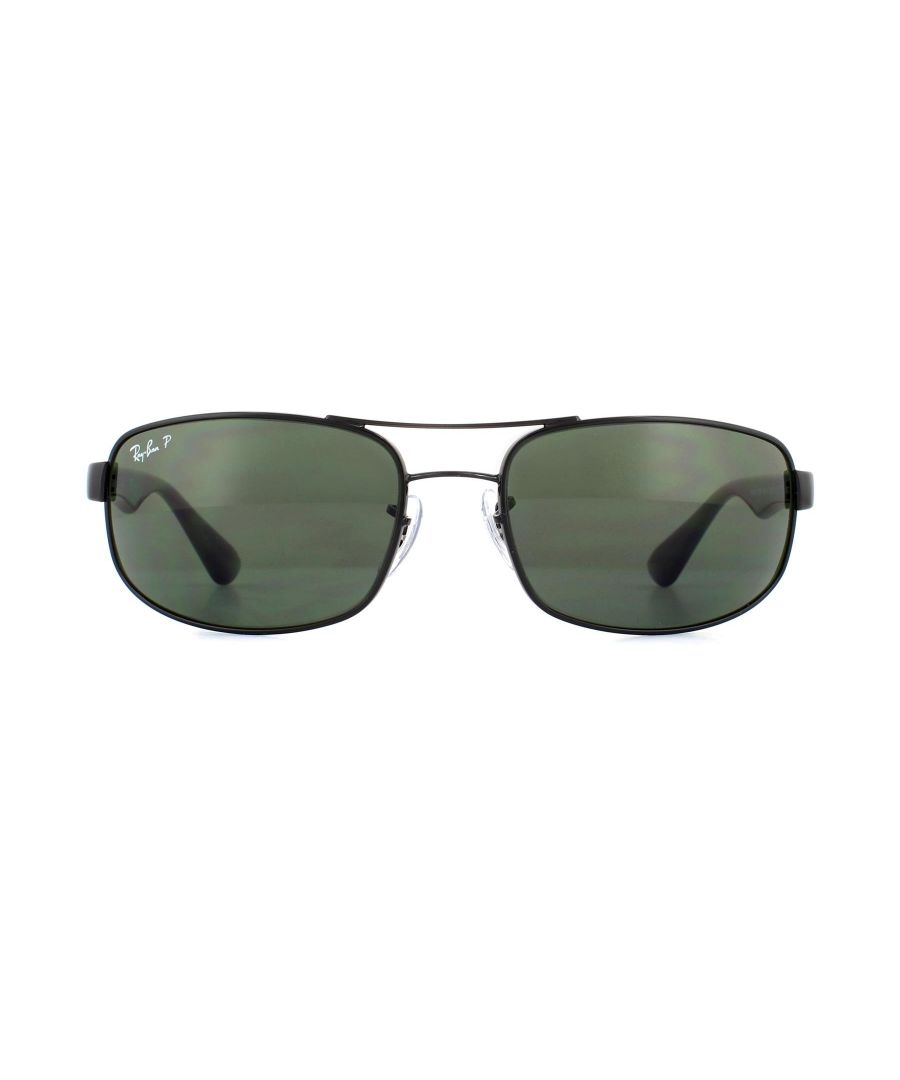 Ray-Ban Sunglasses 3445 Black Green Polarized 002/58 are an impressive pair of Ray-Ban shades that are gaining in popularity thanks to their simple design that really is just a classic shape that is comfortable and stylish and perfect for every day use.