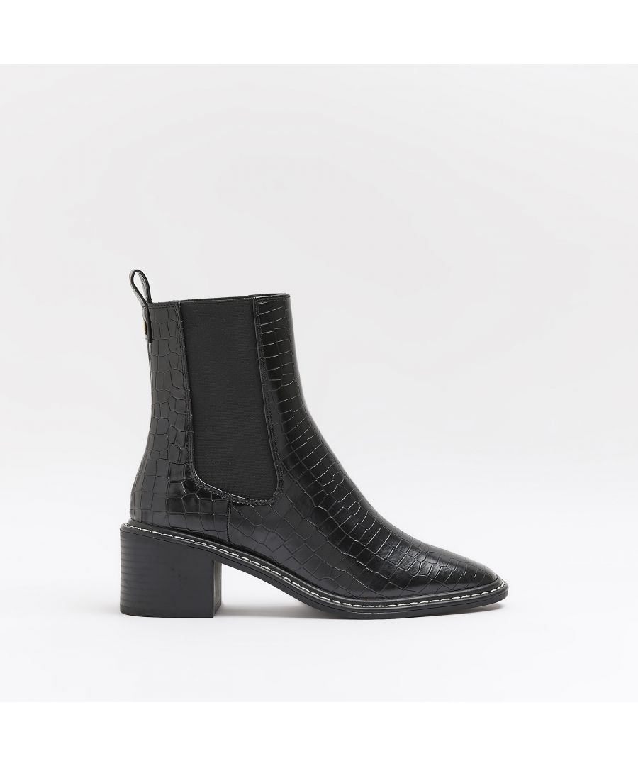 >Brand: River Island>Gender: Women>Type: Boot>Style: Bootie>Occasion: Casual>Closure: Slip On>Shoe Width: Standard>Toe Shape: Round Toe>Heel Style: Squared