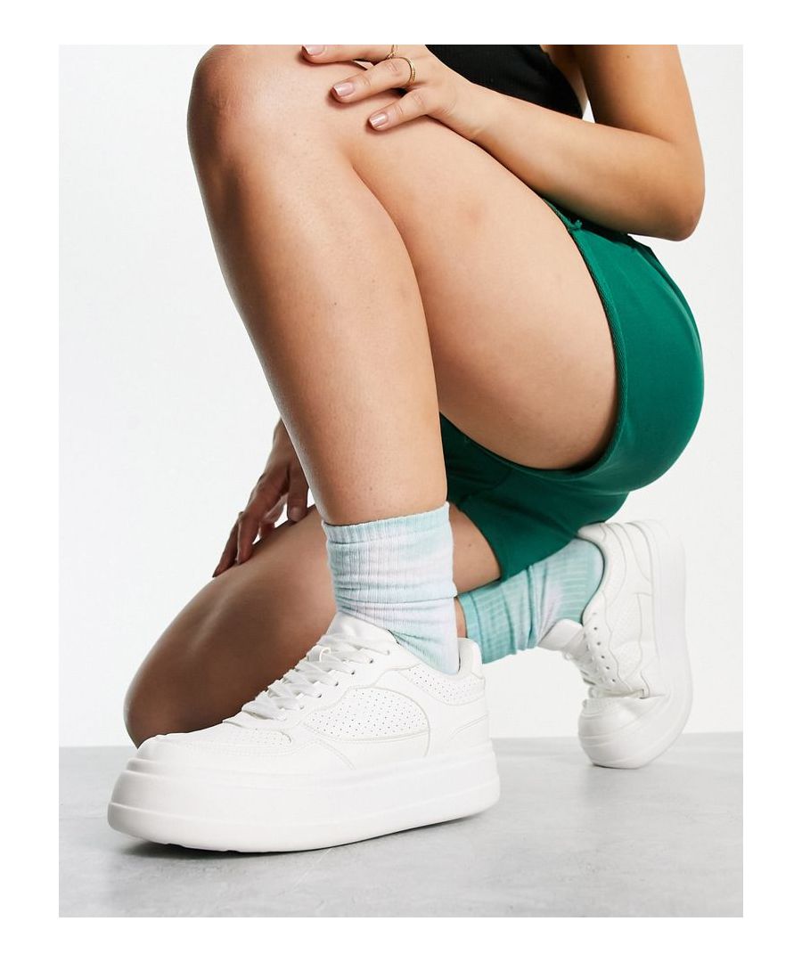 Trainers by ASOS DESIGN Your casualwear companions Low-profile design Lace-up fastening Padded tongue and cuff Perforated for breathability Chunky sole Wide fit Sold by Asos